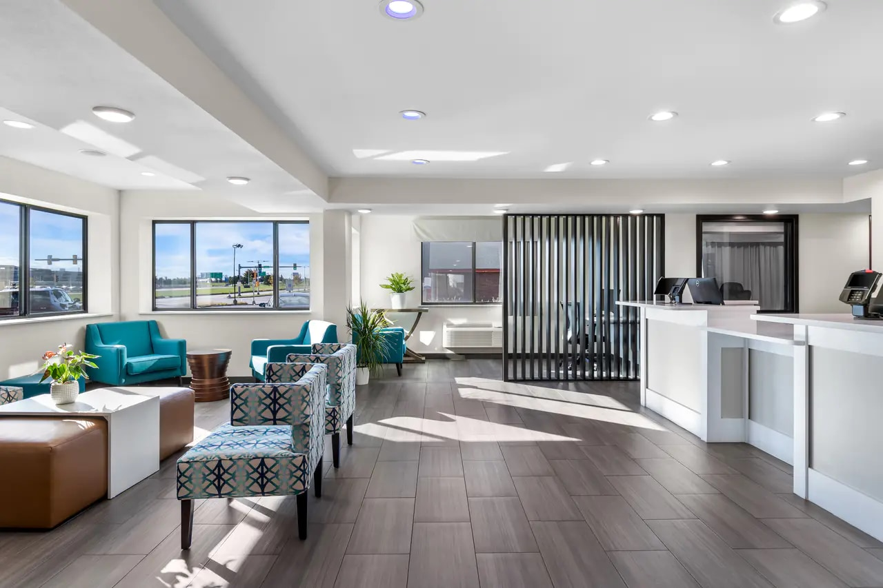 Clarion Pointe Lobby